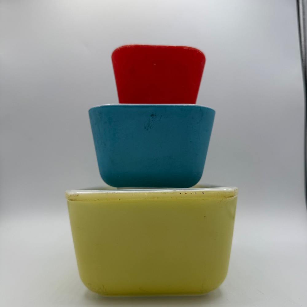 Vintage Pyrex Primary Colors Refrigerator Dish Set 501 Red, 502 Blue, 503 Yellow - Picture 3 of 10